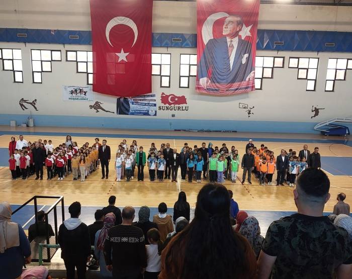 Sungurlu’da Geleneksel Çocuk Oyunları Şenliği Sona Erdi