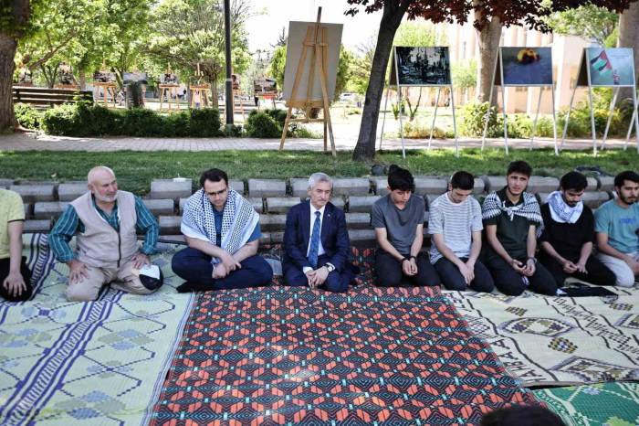 Tahmazoğlu İsrail’i Protesto Eden Üniversite Öğrencilerine Destek Verdi