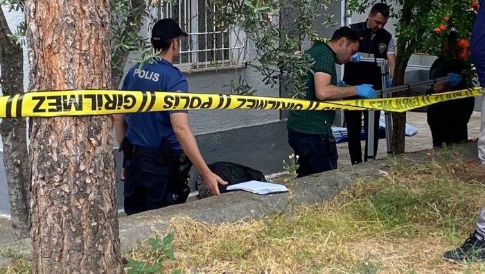 Pencereden Düşen Yaşlı Kadın Hayatını Kaybetti