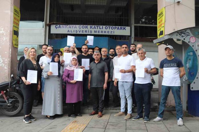 Çankaya Katlı Otopark Yıkılıyor, Tahliye Kararı Verilen Esnaftan Tepki