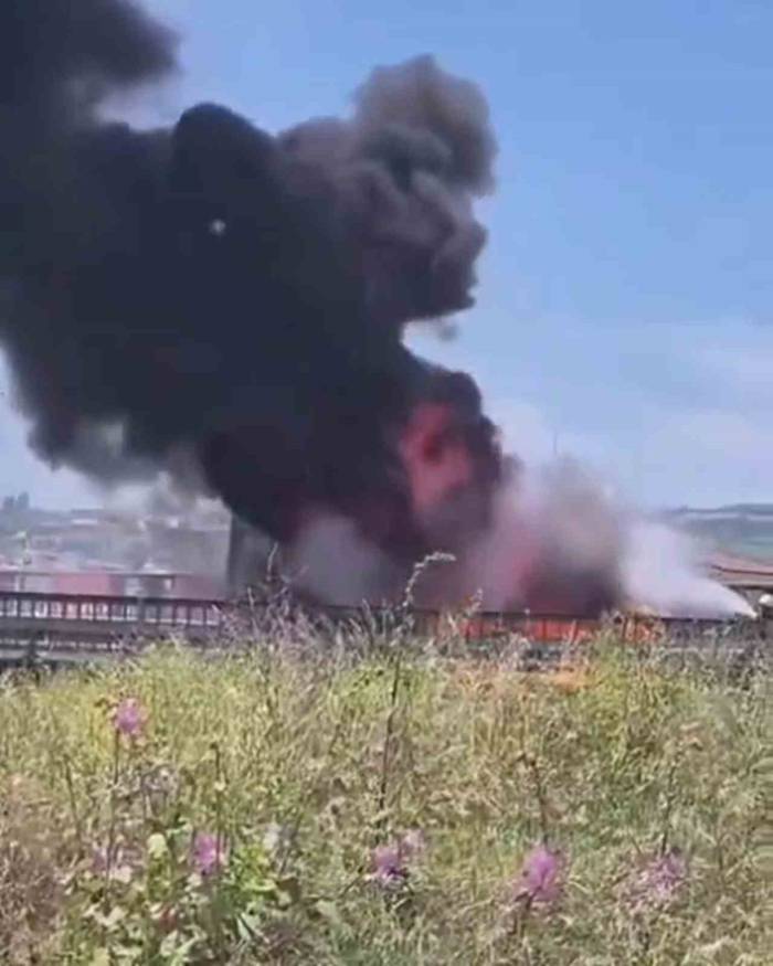 Hasta Taşıyan Ambulans Alevlere Teslim Oldu