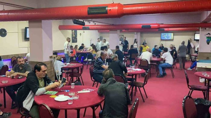 İzmir’de Kumar Baskını: 124 Kişi Yakalandı