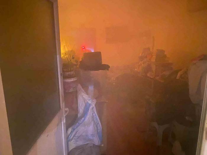 Ocakta Bırakılan Yemek Mutfağı Yaktı