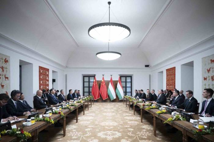 Macaristan Başbakanı Orban: “Xi Jinping Tarafından Sunulan Çin Barış Girişimini De Destekliyoruz”