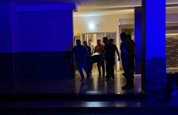 Boşanma Aşamasındaki Eşini Öldürüp İntihar Etti