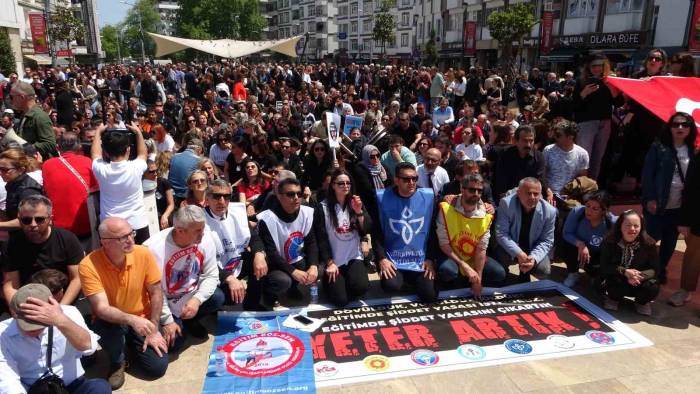 Okul Müdürünün Öldürülmesine Ordu’daki Öğretmenlerden Tepki