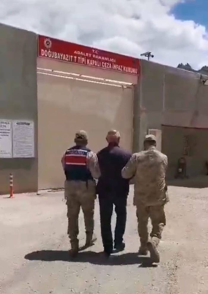 Ağrı’da 2 Firari Yakalandı