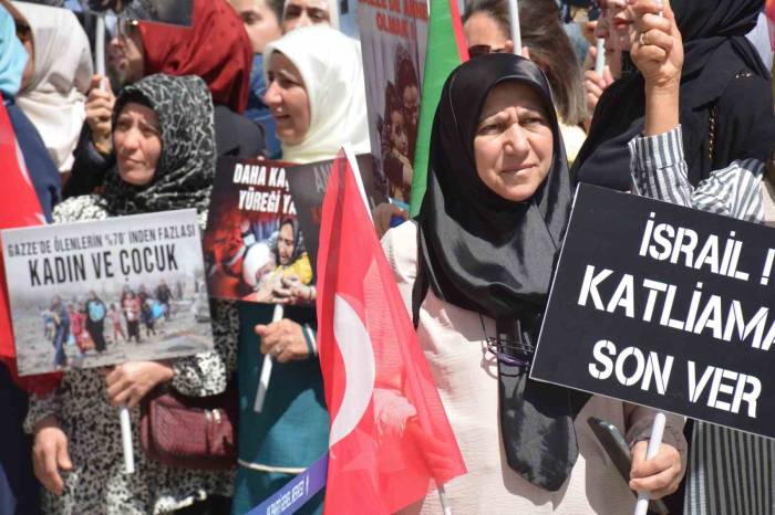 Ak Parti Kadın Kolları 81 İlde İsrail’i Protesto Etti