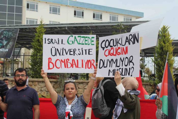 Alkü’de Filistin’e Destek Yürüyüşü