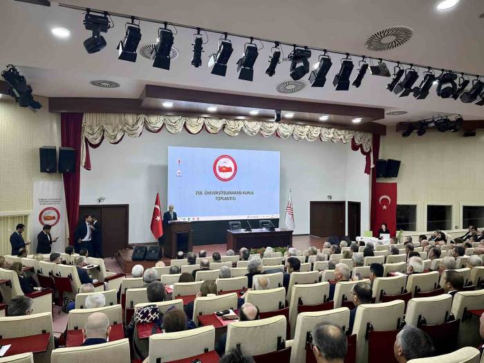 Rektör Çomaklı, Üak Toplantısına Katıldı