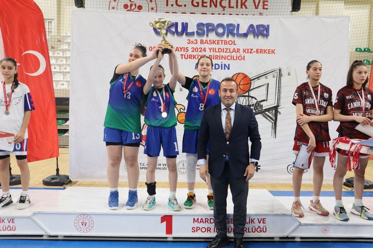 aykur-ortaokulu-3x3-basketbol-takimi-turkiye-sampiyonu-5.jpg