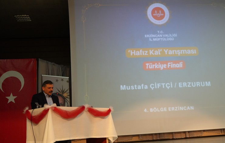 erzincanda-duzenlenen-hafiz-kal-yarismasinin-turkiye-finalinde-yarismacilardan-erzurum-valisi-mustafa-ciftci-birinci-oldu-3.jpg