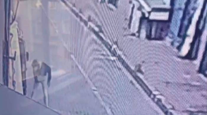 Fatih’te Otomobilin Lastiklerini Böyle Patlattı