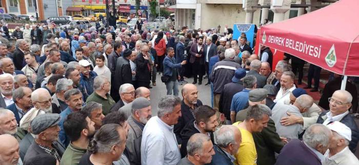 Devrek’te İlk Hac Kafilesi Dualarla Uğurlandı