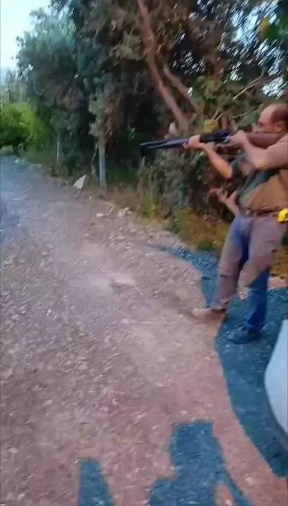 Sahipsiz Köpeği Tüfekle Öldüren Şahıs Yakalandı, O Anlar Kamerada