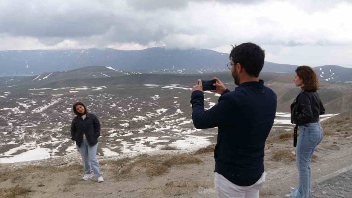 Nemrut Kalderası’na Ziyaretçi Akını