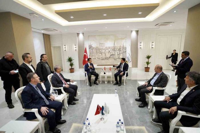 İbb Başkanı İmamoğlu’ndan Esenyurt Belediye Başkanı Özer’e Tebrik Ziyareti