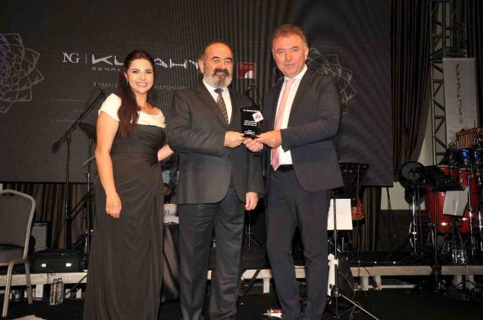 Adana’da “Dünya İçmimarlar Günü Yaza Merhaba Balosu” Düzenlendi