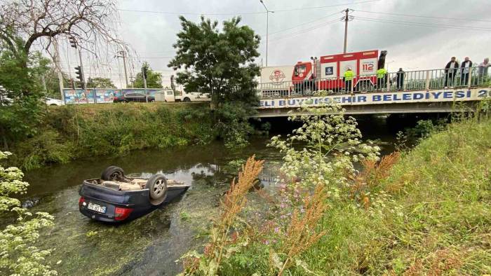 Otomobil Dereye Uçtu: Şantiye Çalışanı Kadını Boğulmaktan Kurtardı