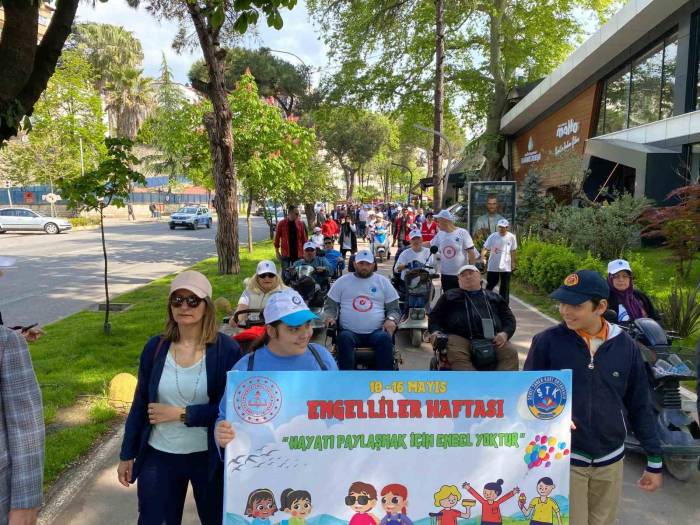 Engelliler Engelsiz Yaşama Dikkat Çekti