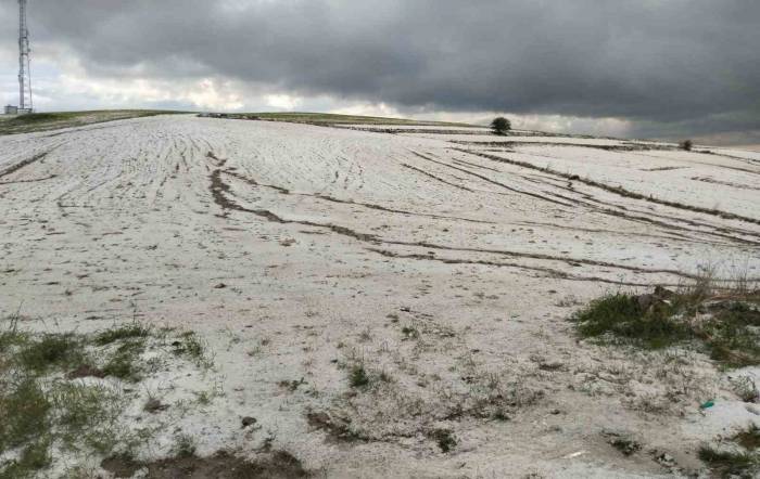 Ankara’da Kuvvetli Sağanak Ve Dolu Yolları Göle Çevirdi