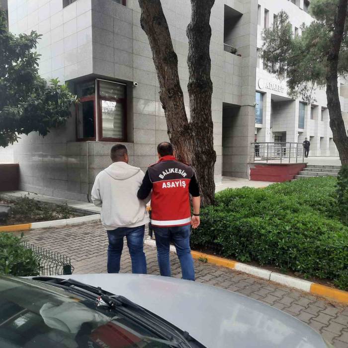 Bıçaklı Saldırıya Uğrayan Kurye Hayatını Kaybetti