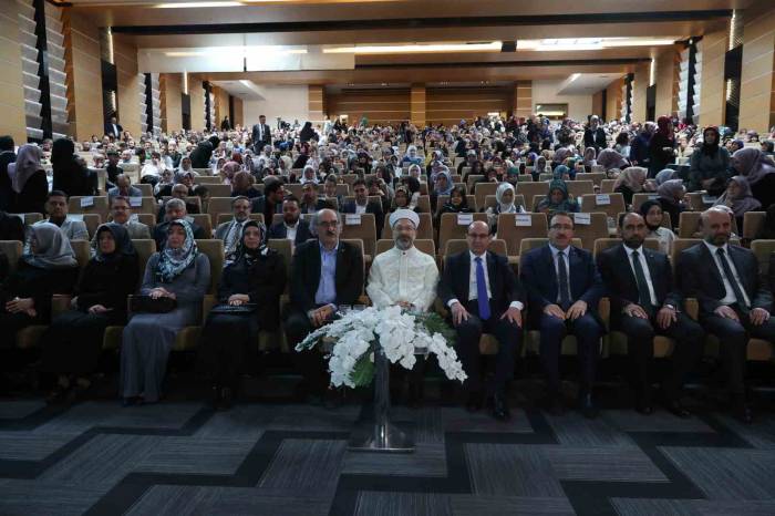 Diyanet İşleri Başkanı Erbaş, Ankara’da ’hafızlık İcazet Merasimine’ Katıldı