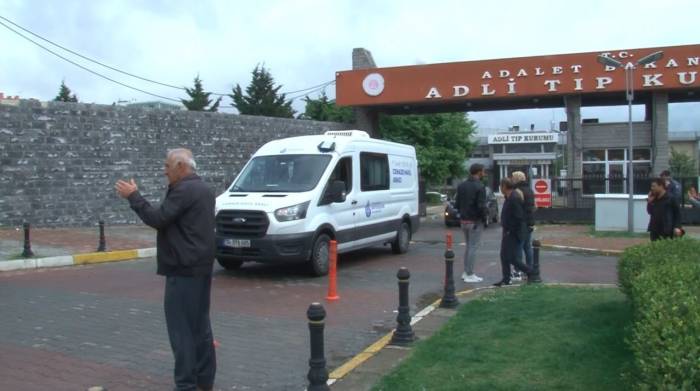 Esenyurt’ta Arkadaşı Tarafından Silahla Öldürülen Çocuğun Cenazesi Adli Tıp Kurumu’ndan Teslim Alındı