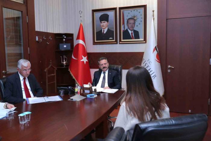 Vali Aksoy, Vatandaşların Sorunlarını Dinledi