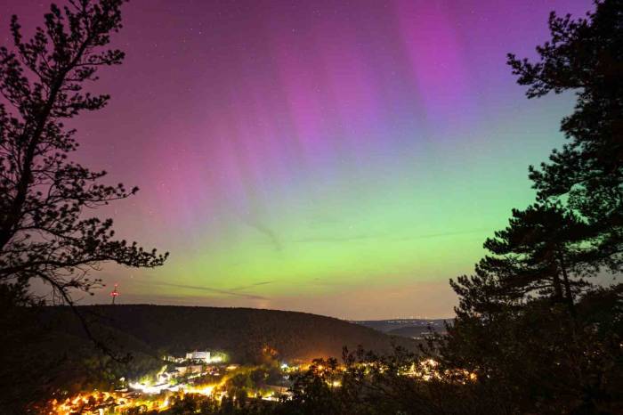 Güneş Patlaması Sonucu Almanya’da Kuzey Işıkları Görüldü