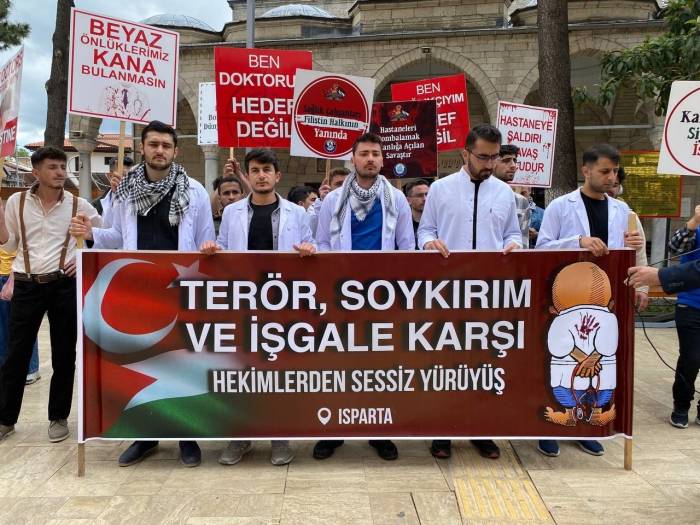 Isparta’da Sağlık Çalışanları Filistin İçin Yürüdü