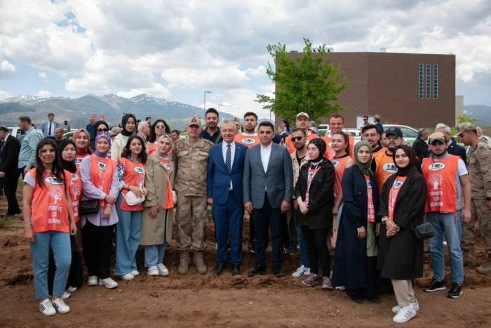 Jandarmadan Üniversitede Fidan Dikimi Etkinliği