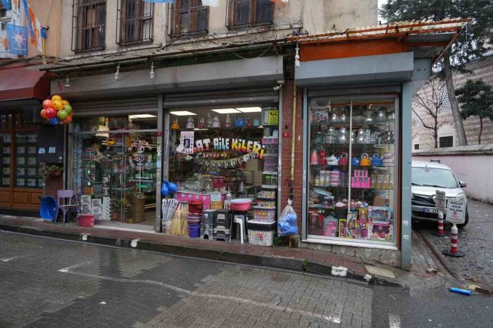 65 Yıldır Süpermarketlere Karşı Mahalle Bakkalı