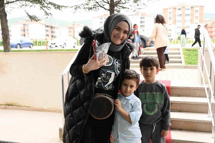 Bozüyük Belediyesi Kreşinin Minik Öğrencileri, Annelerinin Anneler Günü’nü Kutladı