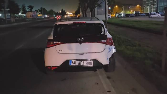 Bursa’da Otomobile Çarpan Motosiklet Sürücüsü Yaralandı