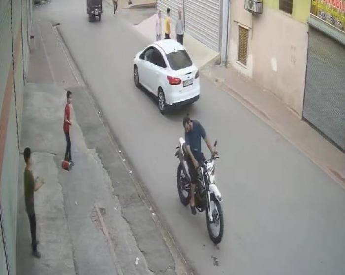 Uçurtma İpine Takılan Motosiklet Sürücüsü Kaza Yaptı