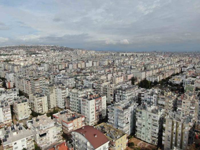 Antalya’ya Yerleşen Rusya Ve Ukraynalılar Memleketlerine Dönüş Yapıyor