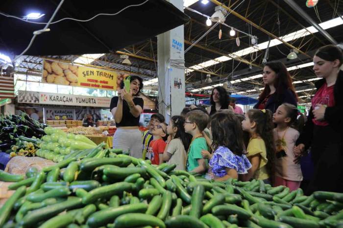 Bayraklı’da Çocuklar Yerinde Öğreniyor