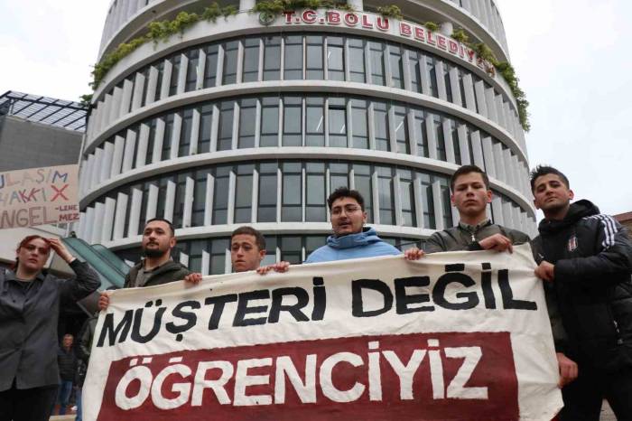 Bolu’da Ulaşıma Yapılan Yüzde 63 Zam Öğrencileri Ayaklandırdı