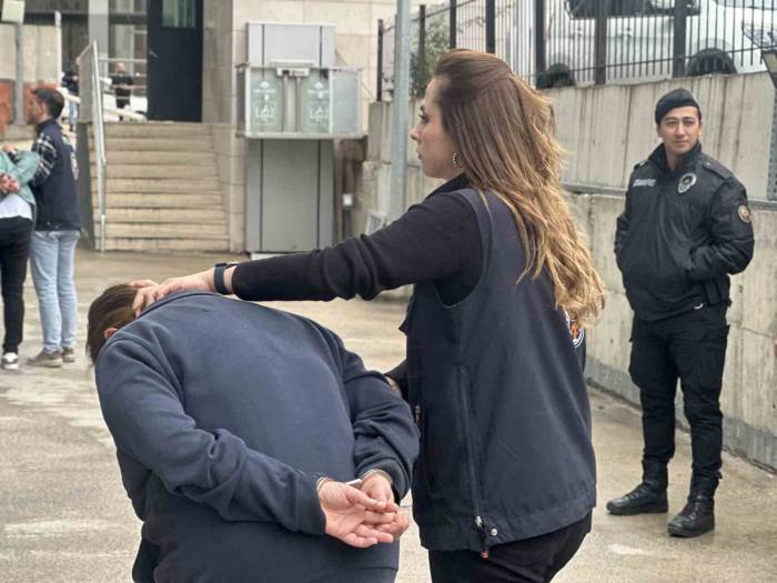 Bursa’da ’çağrı Merkezi’ Çetesine Operasyon: 38 Gözaltı