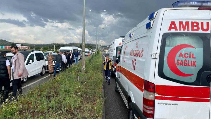 Diyarbakır’da 8 Araçlı Zincirleme Kaza: 2 Yaralı