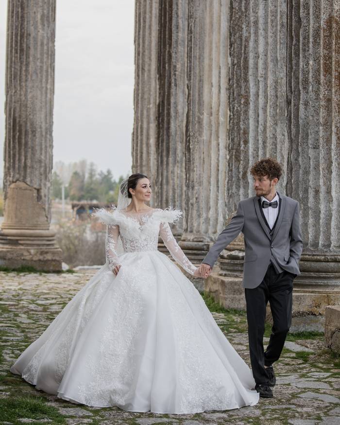 Gelin Ve Damatlar Kütahya’nın Tarihi Mekanlarında Objektif Karşısına Geçiyor