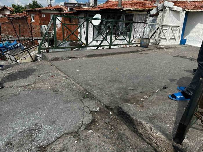 Akhisar’da Bıçaklanan Şahıs Hayatını Kaybetti