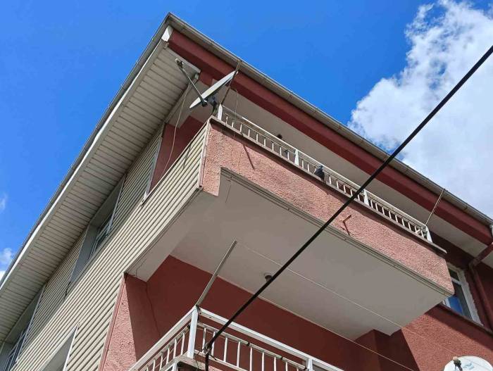 Cinnet Getiren Komiser Yardımcısı, Eşini Ve 2 Çocuğunu Öldürüp İntihar Etti