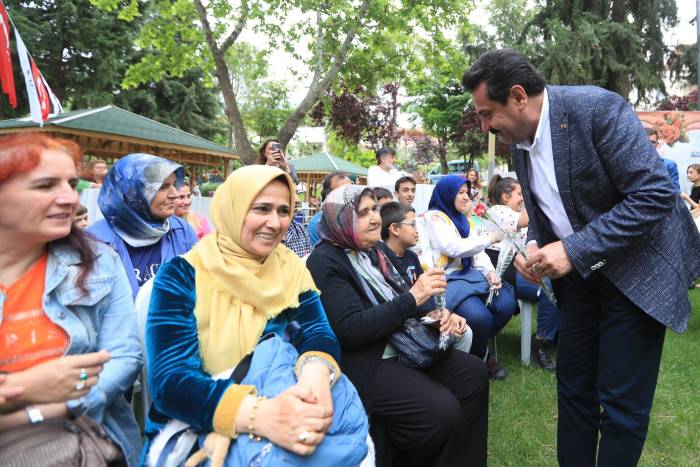 Pamukkale Belediyesi Anneleri Unutmadı