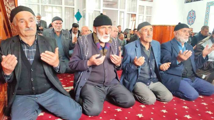 Birçok Bölgede Sel Meydana Gelirken Yozgat’ta Yağmur İçin Dualar Edildi