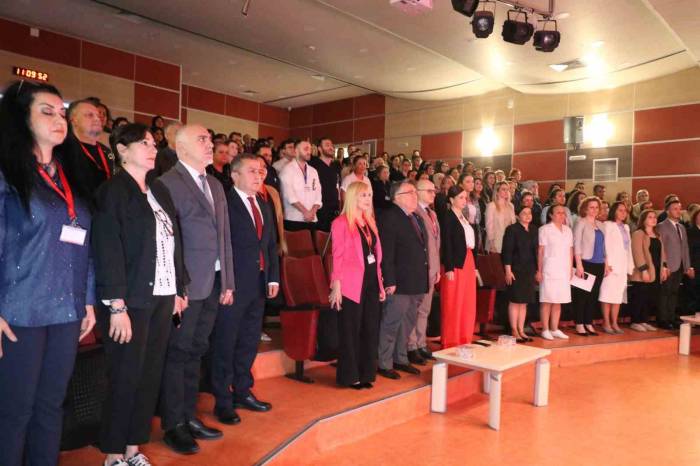 Zbeü Rektörü Özölçer, “Hastaların Kalbine Dokunan Mukaddes Sağlık Neferlerisiniz”