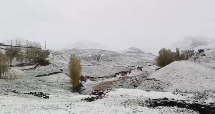 Ağrı’nın Yüksek Kesimleri Yağan Karla Beyaza Büründü