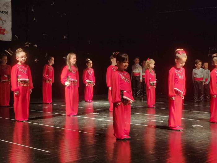 Anasınıfını Öğrencilerinden Yılsonu Gösterisi