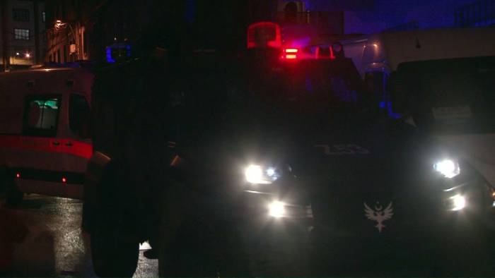 Ataşehir’de Bir Şahıs 95 Yaşındaki Annesini Bıçakla Rehin Aldı